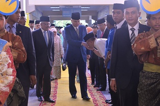 DYMM Sultan Perak Rasmi Sekolah Menengah Kebangsaan Kampong Perak