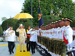 YAB Menteri Besar Dahului Penerima Pingat Keputeraan DYMM Paduka Seri Sultan Perak