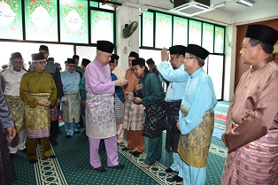 DYMM Paduka Seri Sultan Perak Sertai 1,500 Jemaah Tunai Solat Aidiladha Di Masjid Sultan Idris Shah II