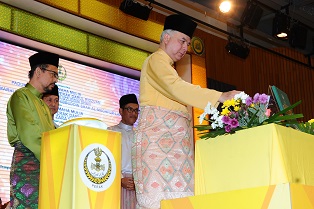 DYMM Paduka Seri Sultan Perak Berkenan Sampaikan 32 Anugerah Kecemerlangan Pendidikan Islam