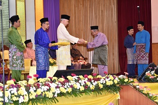 DYMM Paduka Seri Sultan Perak, Sultan Nazrin Muizzuddin Shah Berkenan  Sampaikan Tauliah Lantikan Pegawai Masjid 
