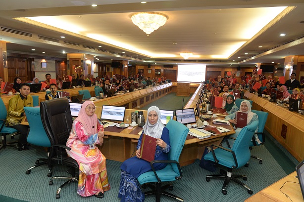 Bandaran hulu dewan pengkalan Setiausaha UMNO