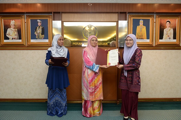 DYMM Paduka Seri Sultan Perak Berangkat Ke MajliSesi Penyampaian Sijil Penghargaan Prestasi Cemerlang Jabatan-Jabatan Negeri Perak