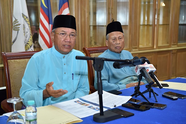 Perak Mufti Heads List Of 238 Recipients Of State Awards, Medals: 2 November 2023