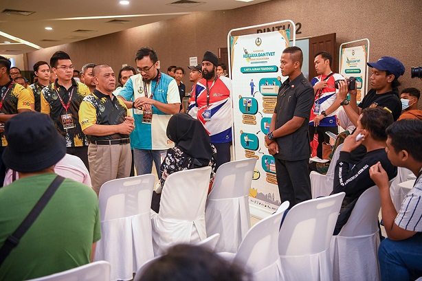 YAB MB Perak Sempurnakan Majlis Kemuncak KAMU 2023 : 17 September 2023