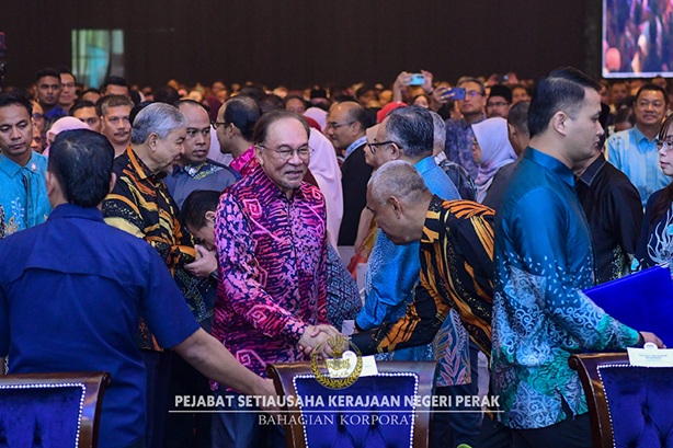 ‘Guru Bitara, Nadi Negara’ : PM Calls On Teachers To Uphold Human Values, MOE Announces 12 New Education Initiatives : 16 May 2026
